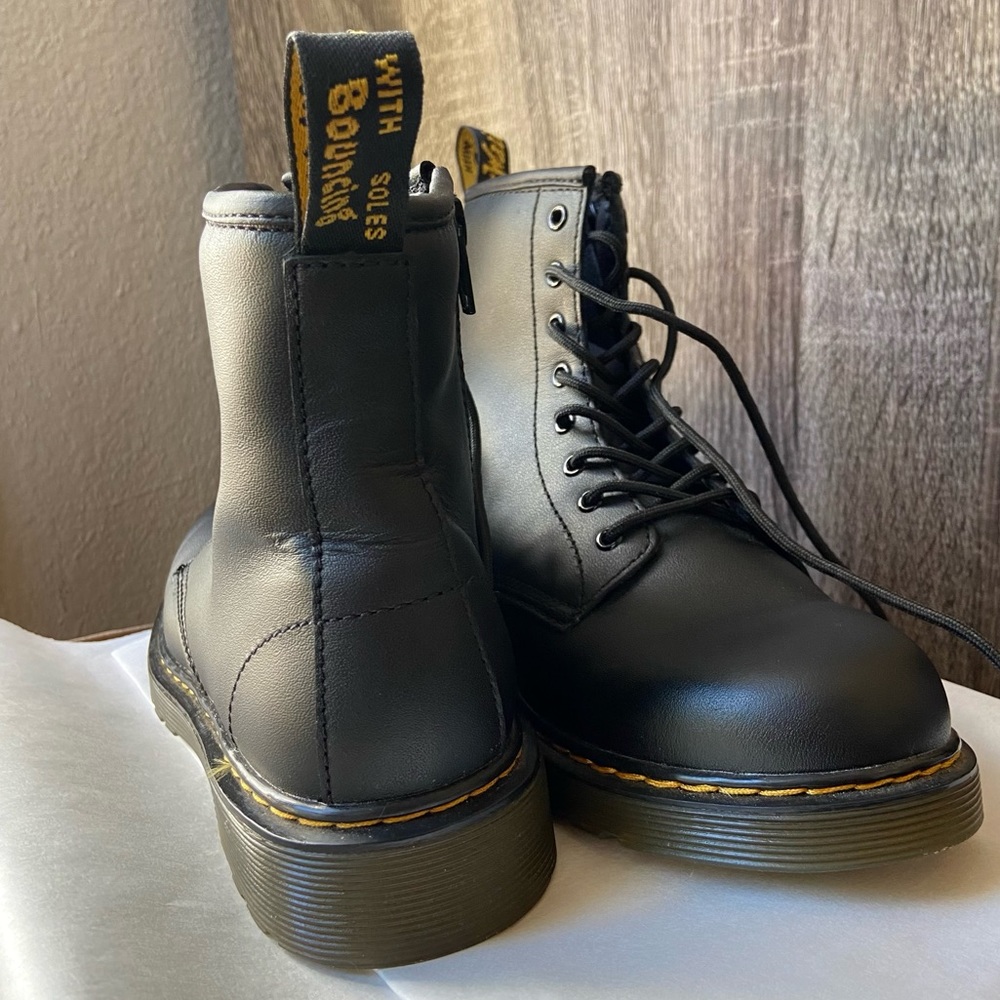 Dr. Martens 1460 SOFTY T LEATHER LACE UP BOOTS
